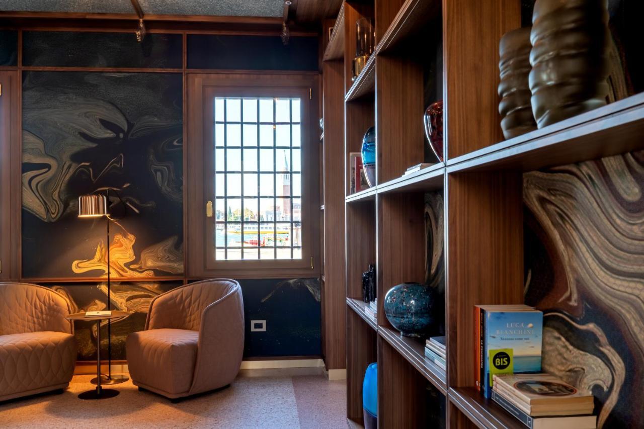 Ca'Di Dio-Small Luxury Hotel Venice Luaran gambar The library